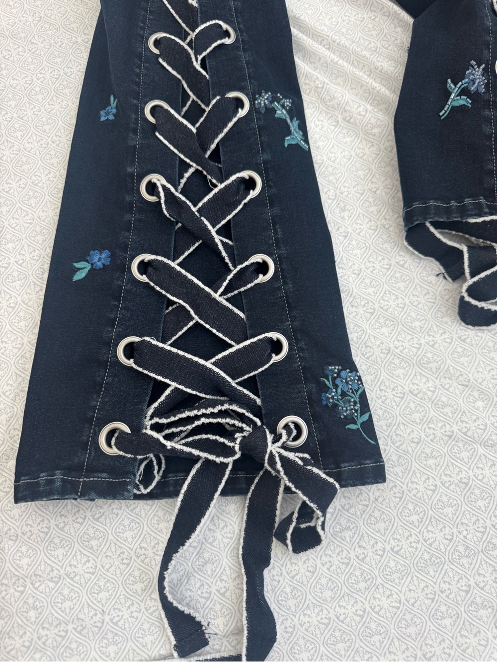 DRIFTWOOD Farrah Flare Leg Lace Up Jeans Sequined Floral Embroidery - Picture 3 of 8